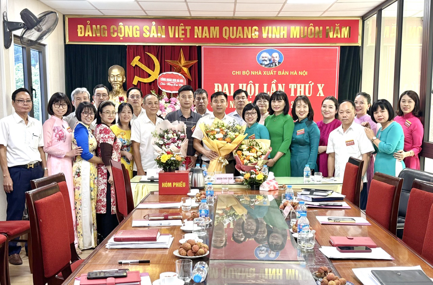 Đại hội Chi bộ Nhà xuất bản Hà Nội lần thứ X, nhiệm kỳ 2025-2030 thành công tốt đẹp