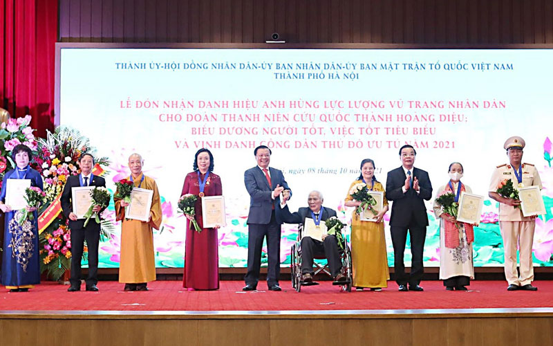 Hà Nội biểu dương người tốt, việc tốt và vinh danh 9 công dân Thủ đô ưu tú năm 2021